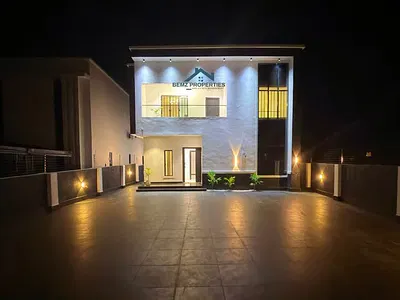Luxury 5 Bedroom Duplex