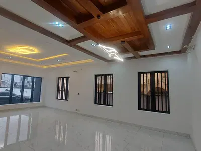 Newly Built 5 Bedroom Fully Detached House with Swimming Pool and a Ro