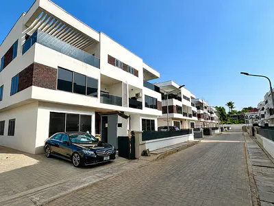 Luxury 4 Bedroom Semi-Detached Duplex with BQ