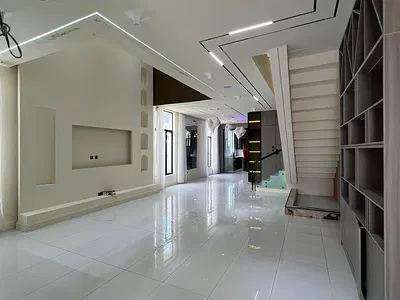 Contemporary 5 Bedroom Detached Duplex