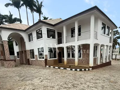 Luxury 5 Bedroom Detached Duplex