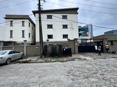 3 Bedroom Apartment (Furnished & Unfurnished) (Under Renovation)