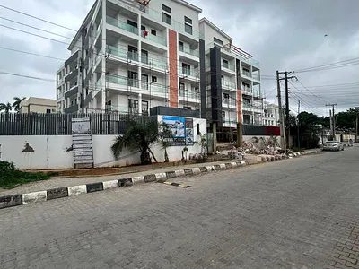 4 Bedroom Maisonette with BQ, Pool, Gym, Cinema Room & Elevator