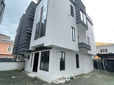 4 Bedrooms Fully Detached Duplex