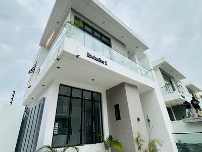 4 Bedroom Detached Duplex with BQ