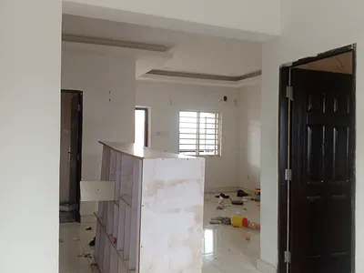 Good 2 Bedrooms Flat Upstairs