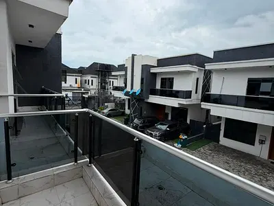 Luxury 1 Bedroom Apartment with Pool