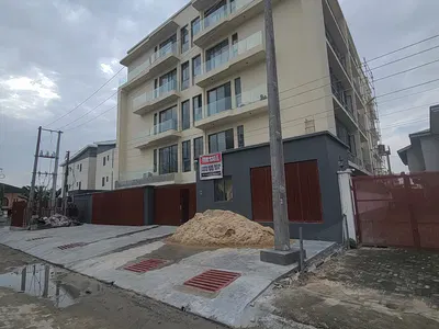 Love 2bedroom Apartment with an Elevator