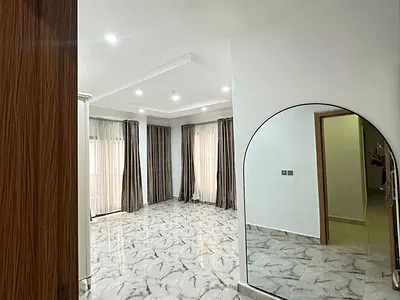 Fully Serviced 4 Bedroom Apartment with Communal Pool, Gym, Elevator & Waiting Area.