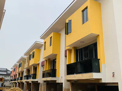 A Contemporary 4 Bedroom Duplex Terrace