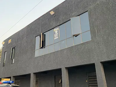 Spacious Shop Facing Traffic Rd