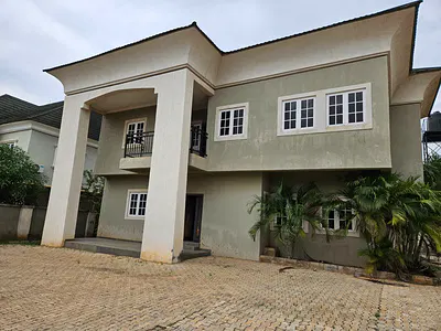 Solid 4 Bedroom Duplex with Cofo