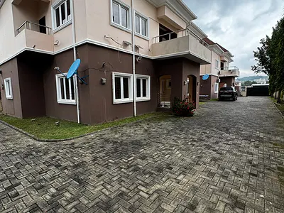 Beautiful 5 Bedroom Spacious Semi Detached Duplex, BQ