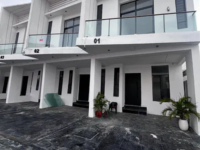 Luxury 4 Bedroom Terrace
