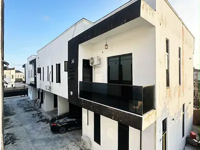 A Lovely 4 Bedroom Terraced Duplec with BQ
