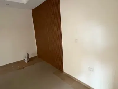 Downstairs Beautiful Studio Apartment