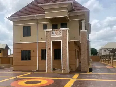 4 Bedroom Duplex