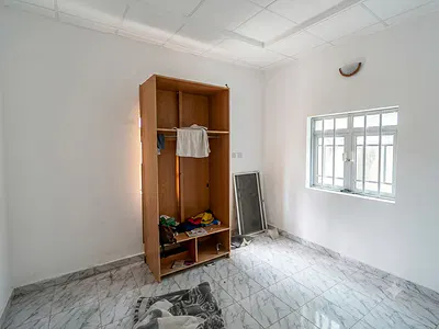 A Nicely Renovated Standard 2 Bedroom Apartment in a Serene Location