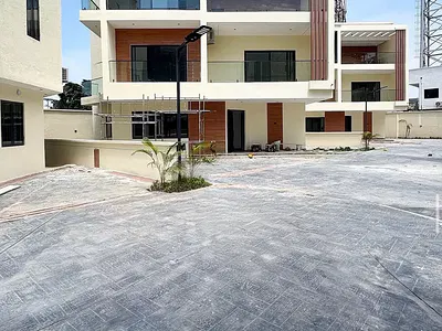 Five Bedroom Detached Duplex with BQ, Swimming Pool