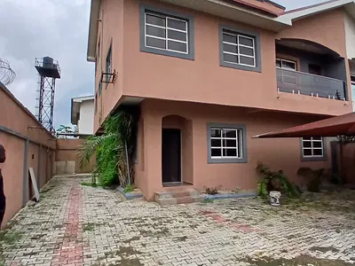 Luxury 4 Bedroom Semi Detached House with BQ in a Gated Estate