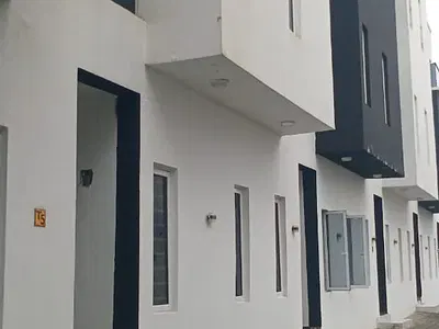 Spacious Luxurious 4 Bedrooms Maisonette Duplex
