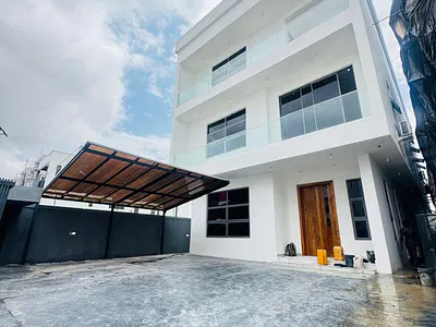 Excellent 5 Bedroom Detached Duplex with Cinema and Pool, Elevator