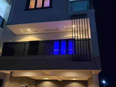 A Penthouse 3 Bedrooms Duplex with One Visitor Room Downstairs Fully