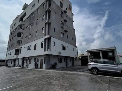 Fully Service 3bedroom Flat with BQ at Lekki. Phase 1