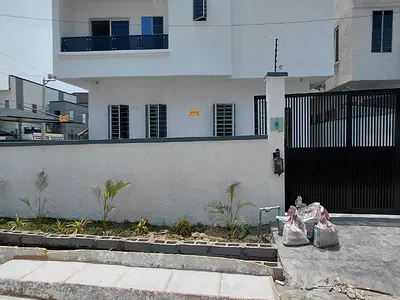 Luxury 5 Bedroom Fully Detached Duplex