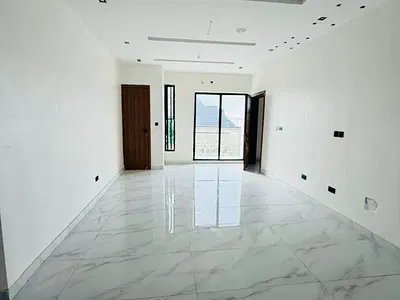 Spacious 2 Bedroom Flat