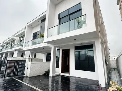 A Spectacular 4 Bedroom Semi Detached Duplex with BQ.