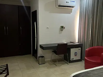 Beautifully Furnished 2 Bedroom Apartment