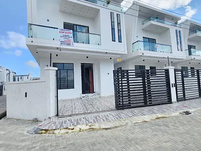 Well Built 4 Bedroom Fully Detached Duplex Plus BQ