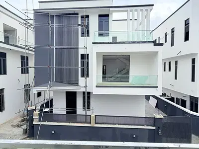 5 Bedroom Fully Detached Duplex