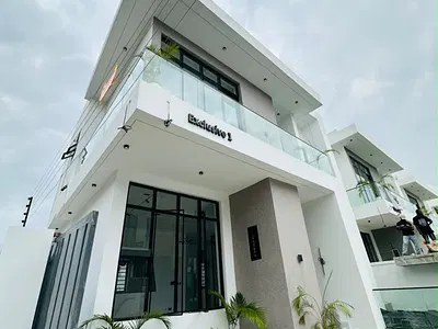 4 Bedroom Fully Detached Duplex with BQ and Swimming Pool