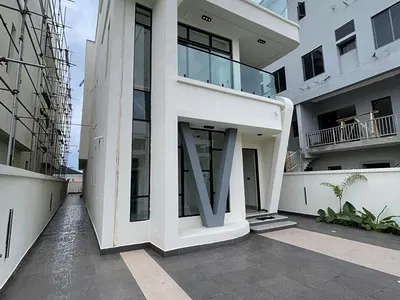 5 Bedroom Detached Duplex at Lekki Phase 1