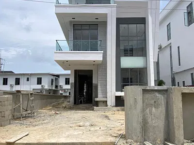 Gigantic 5 Bedroom Detached Duplex with Swimming Pool, BQ