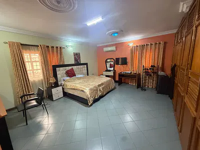 A Stand Alone 5 Bedroom House Plus 2 Rooms BQ