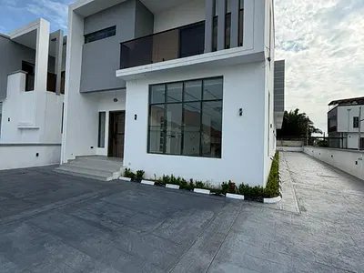 5 Bedroom Fully Detached Duplex
