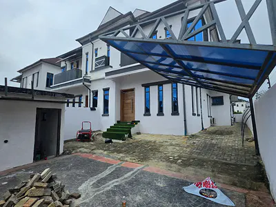 Distress Sales Massive 4 Bedrooms Semi Detached Duplex with BQ
