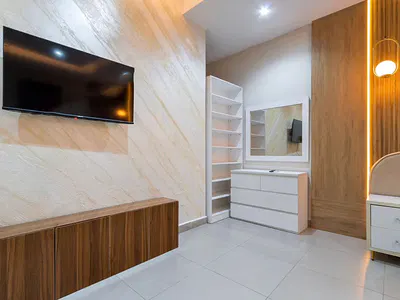 B4 Luxury 4 Bedroom Shortlet with PS5 & Snooker Netflix/Prime