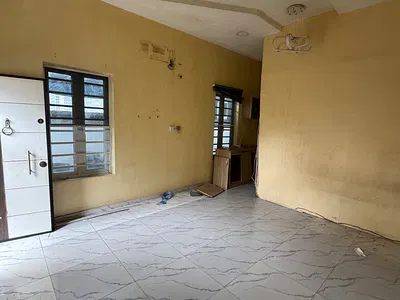 Self Contain Studio