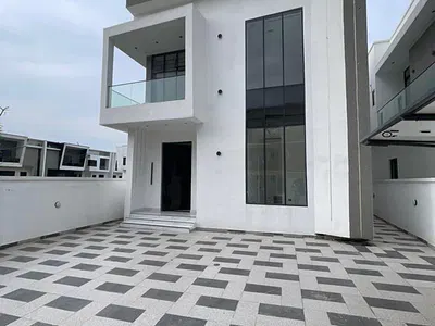 4bedroom Fully Detached Duplex for Sale.