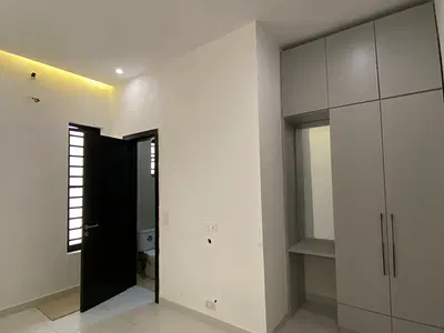 A High End 5 Bedroom Fully Detached-
