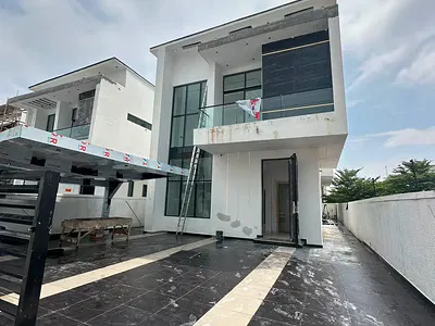 Gorgeous 5bedroom Duplex with a BQ and a Cinema and Pool