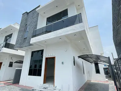 Enormous 4 Bedroom Duplex with a BQ