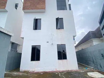 Spacious 4 Bedroom Fully Detached Duplex with BQ