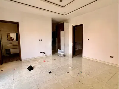 Exquisite & Exceptionally Spacious 4-Bedroom Semi-Detached Duplex