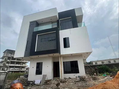 Ultra-Modern Fully Detached Duplex with Fine Features