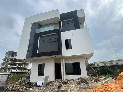 Ultra-Modern Fully Detached Duplex with Fine Features